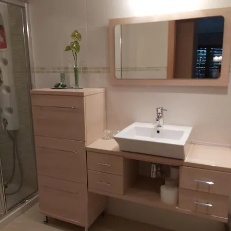 Alcaniz, Deluxe * Alcañiz